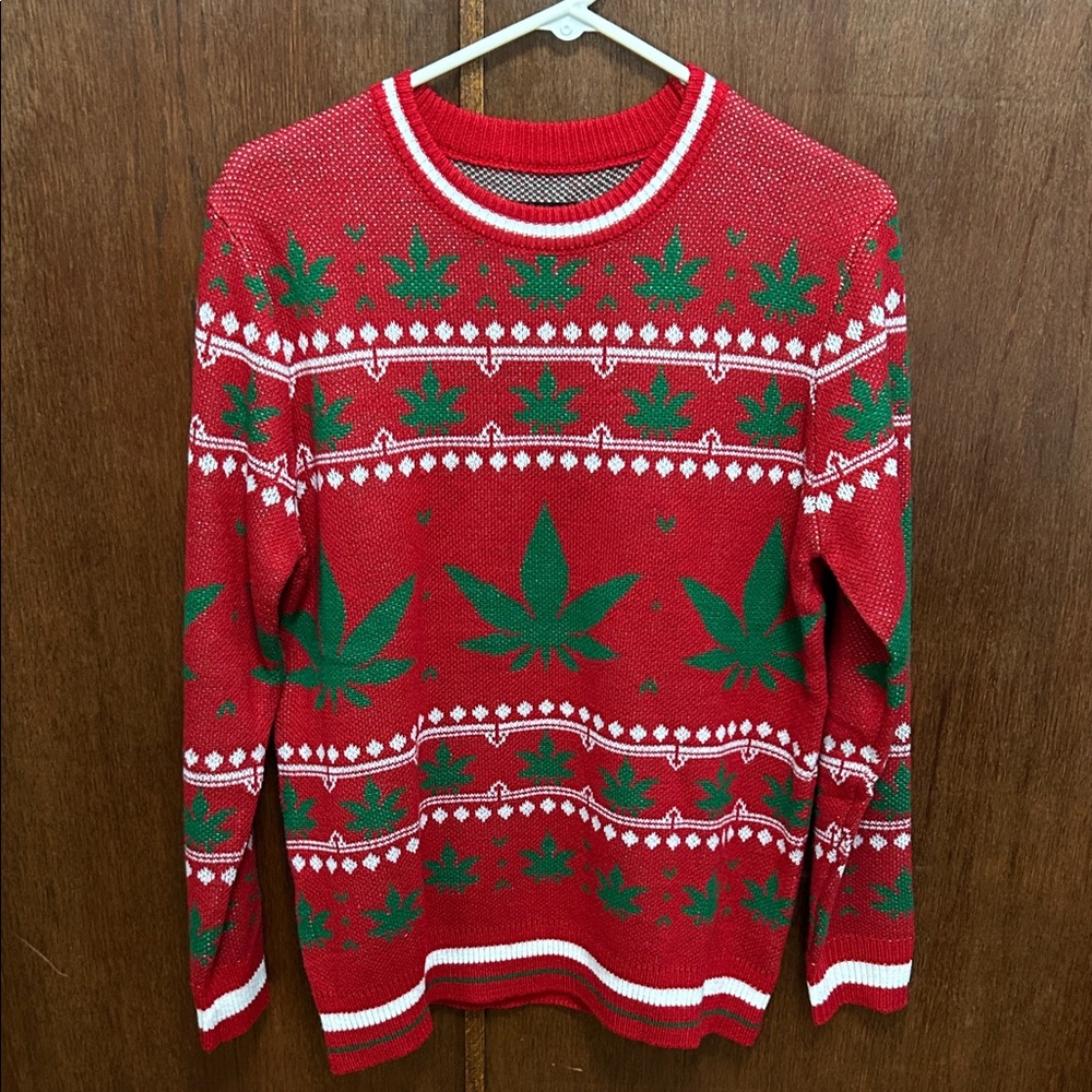 Fashion Nova Red and Green Crewneck Sweater. Hashing Together size S